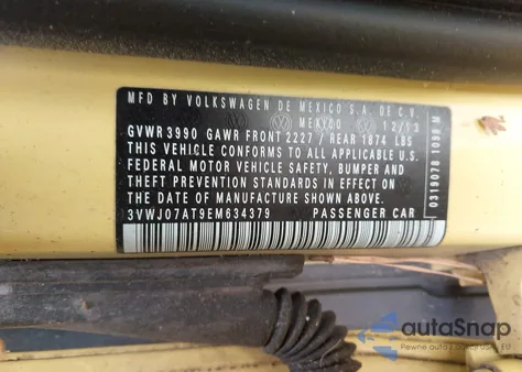 2014 Volkswagen Beetle 1.8T z USA, uszkodzony, nr VIN 3VWJ07AT9EM634379